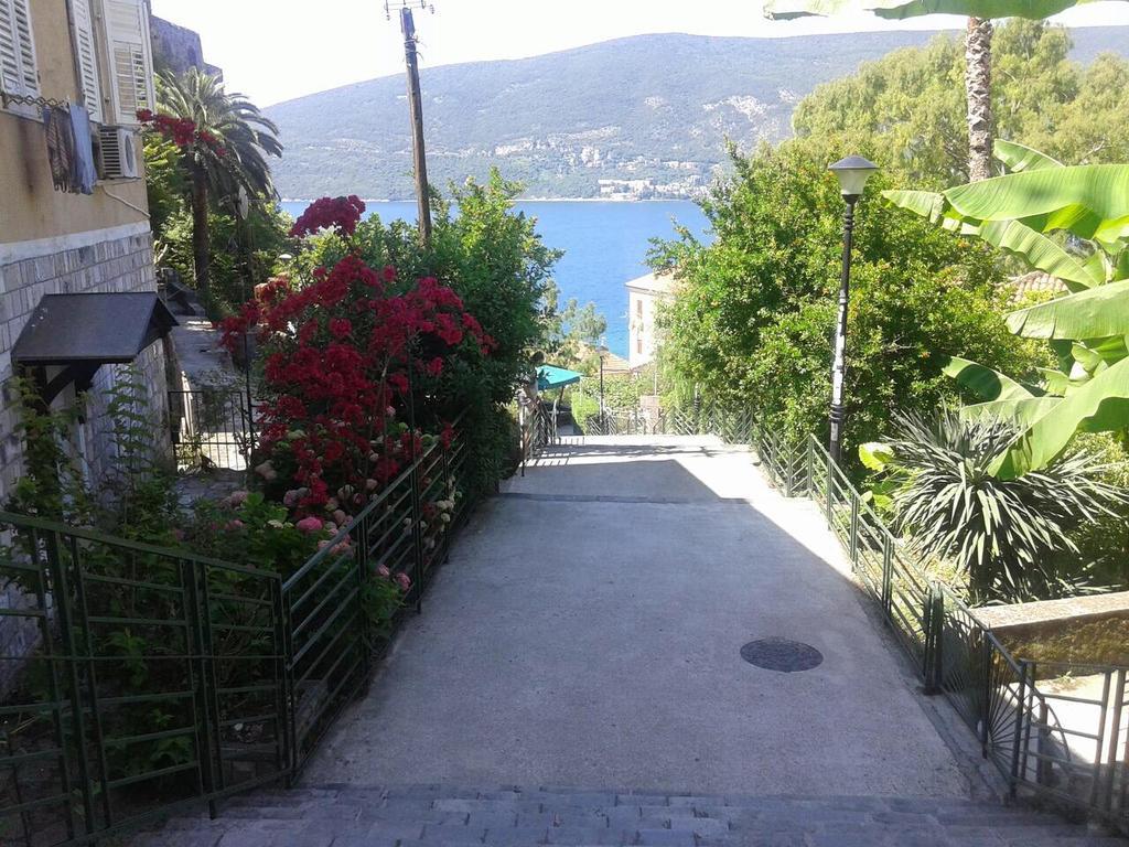 Apartment Old Town Herceg Novi Buitenkant foto
