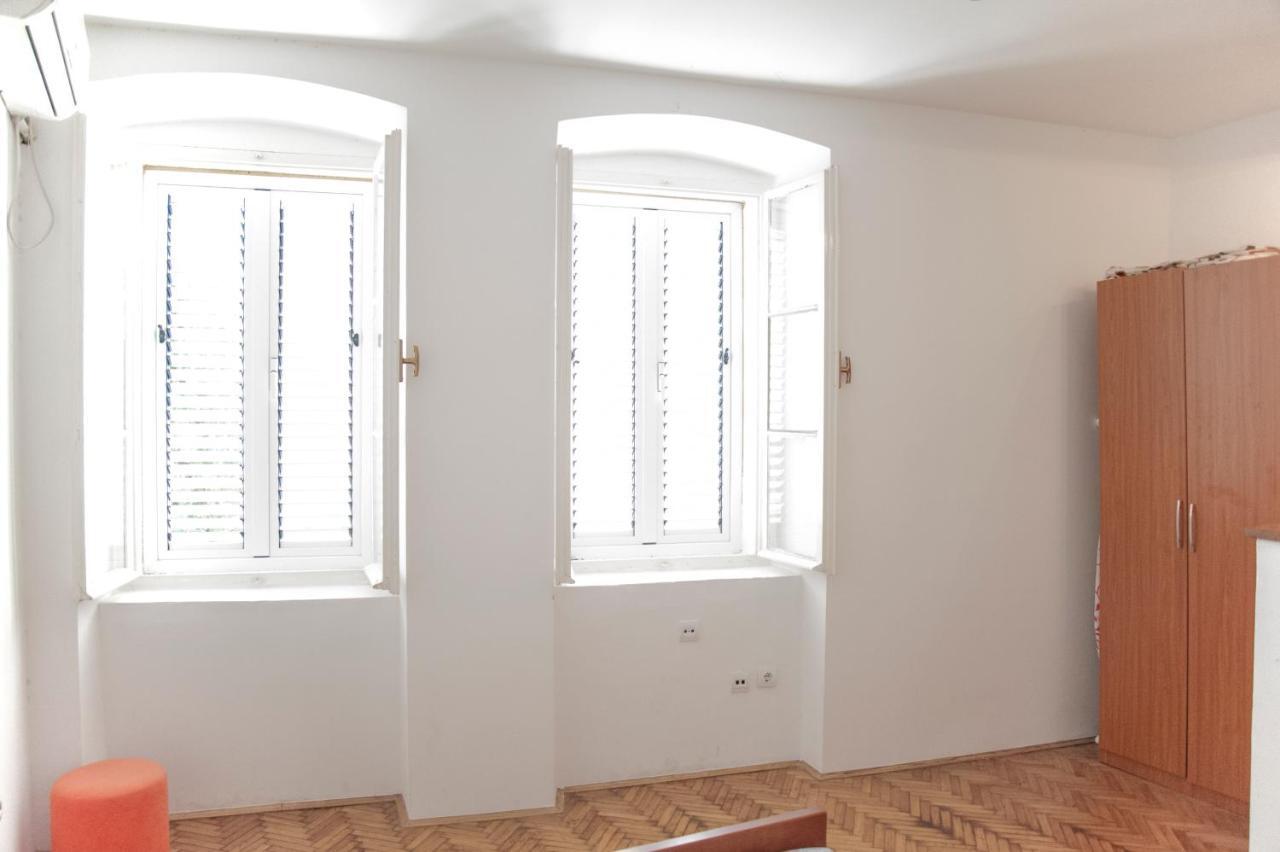 Apartment Old Town Herceg Novi Buitenkant foto